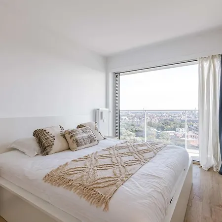 Huswell - Bright With View And Terrace 아파트 *