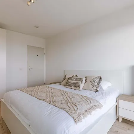 Huswell - Bright With View And Terrace